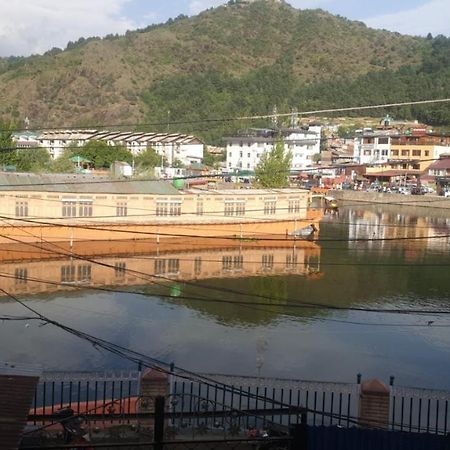 Lake Boulevard Guest House Srinagar  Luaran gambar