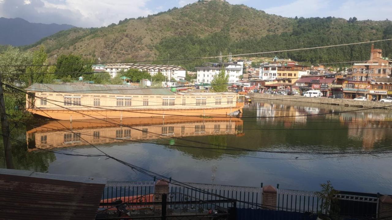 Lake Boulevard Guest House Srinagar  Luaran gambar